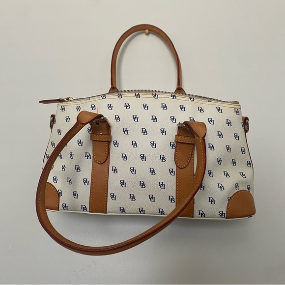 Dooney & Bourke Handbags - Dooney & Bourke vintage shoulder bag